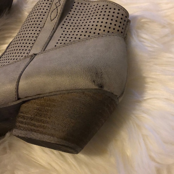 Very Volatile booties - Picture 5 of 6